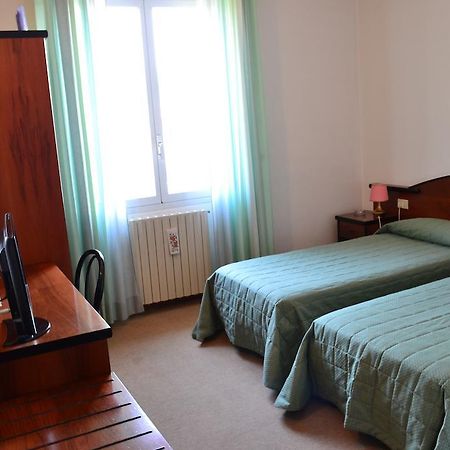 Albergo Elena Pianoro Eksteriør bilde