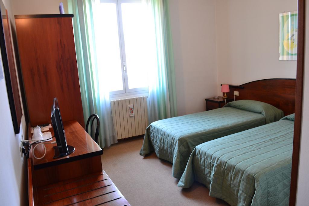 Albergo Elena Pianoro Eksteriør bilde